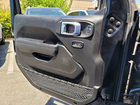 Used 2022 Jeep Wrangler Unlimited Sport AWD/4WD image 25