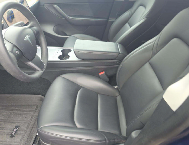 Used 2022 Tesla Model Y Long Range AWD/4WD image 3
