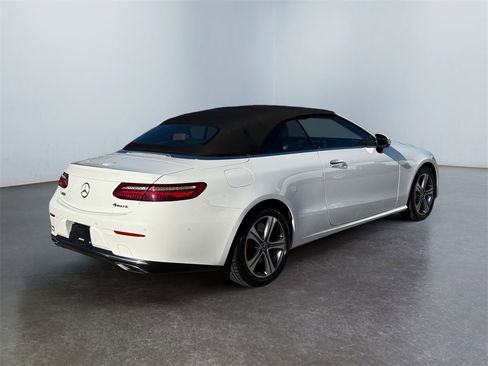 Used 2018 Mercedes-Benz E 400 4MATIC Cabriolet image 3