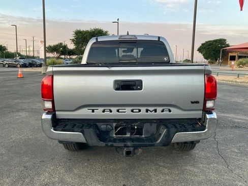 Used 2019 Toyota Tacoma TRD Off-Road image 6