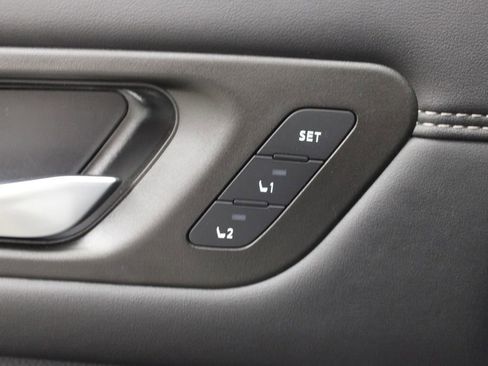 New 2026 Nissan Pathfinder Platinum FWD image 18