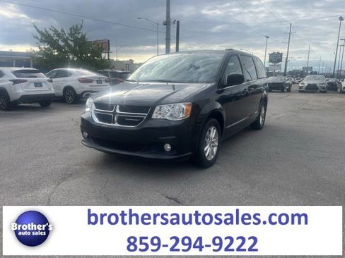 Used 2018 Dodge Grand Caravan SXT image 1