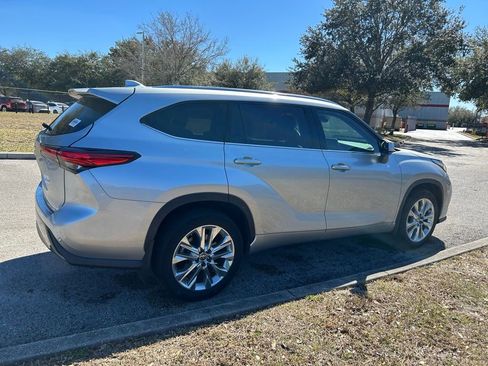 Used 2020 Toyota Highlander Limited image 5