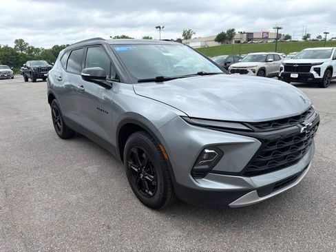 Used 2023 Chevrolet Blazer LT w/ Midnight/Sport Edition FWD image 8