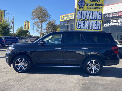 Used 2022 Ford Expedition Limited image 6