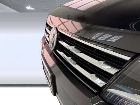 Used 2021 Volkswagen Tiguan SEL image 17