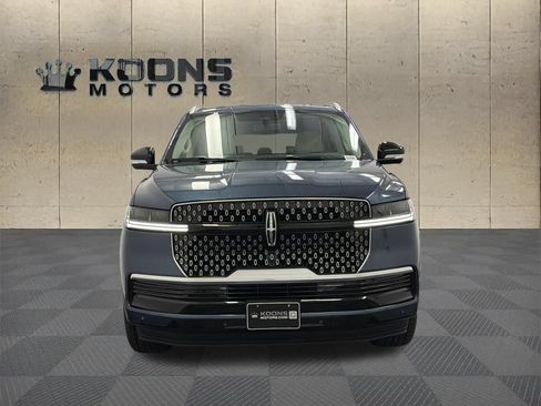 New 2027 Lincoln Navigator L Premier AWD/4WD image 3