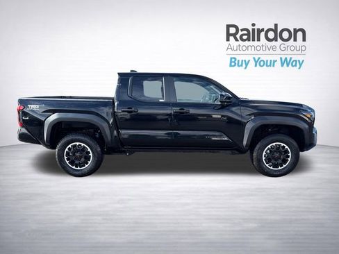 Used 2024 Toyota Tacoma TRD Off-Road image 10