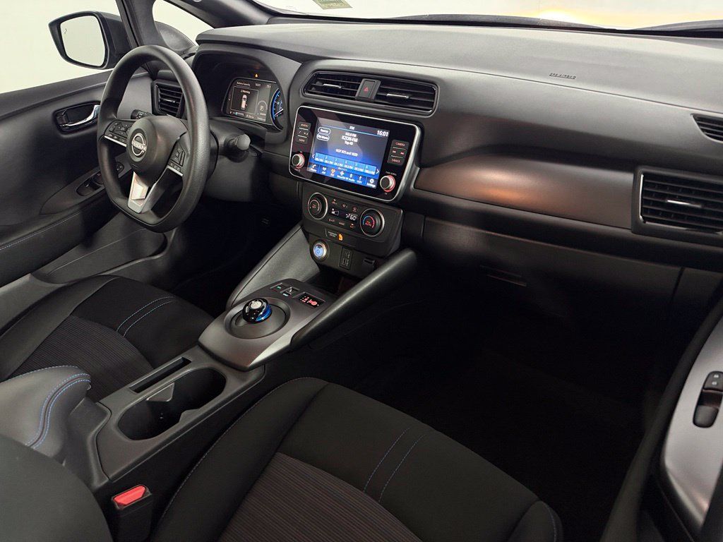 Used 2025 Nissan Leaf S FWD image 15