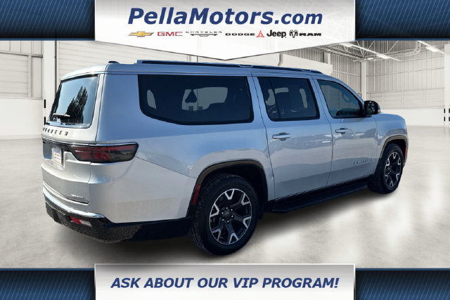 Used 2024 Jeep Wagoneer L Series III w/ Flexible Seating Group AWD/4WD image 3