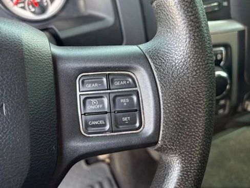 Used 2014 RAM 1500 Classic SLT AWD/4WD image 16