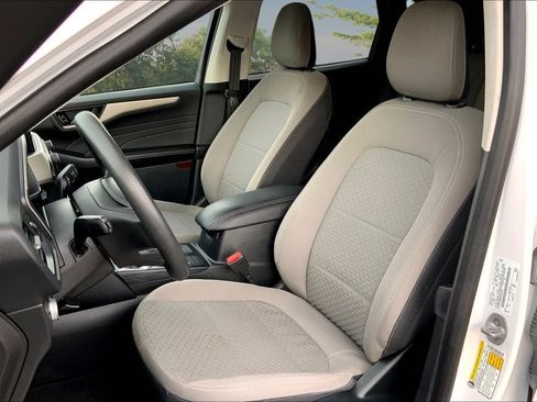 Used 2022 Ford Escape SE FWD image 21