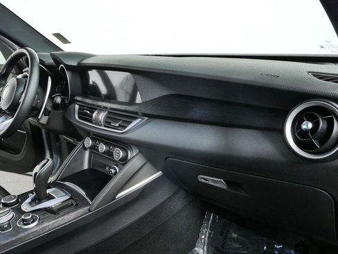 Used 2023 Alfa Romeo Stelvio Sprint RWD image 12