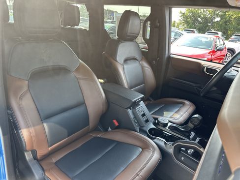 Used 2024 Ford Bronco Outer Banks AWD/4WD image 13