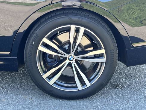 Used 2020 BMW X7 M50i w/ Luxury Seating Package AWD/4WD image 13