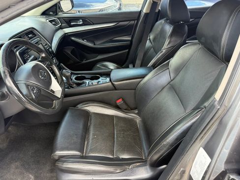 Used 2018 Nissan Maxima FWD image 12