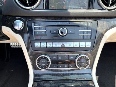 Used 2017 Mercedes-Benz SL 550 image 20