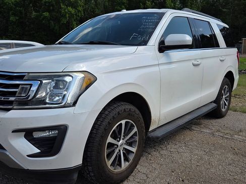 Used 2018 Ford Expedition XLT RWD image 13