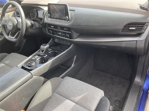 Used 2023 Nissan Rogue SV image 32