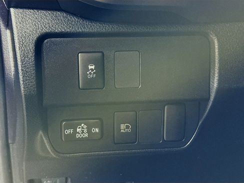 Used 2021 Toyota Tacoma SR5 image 10