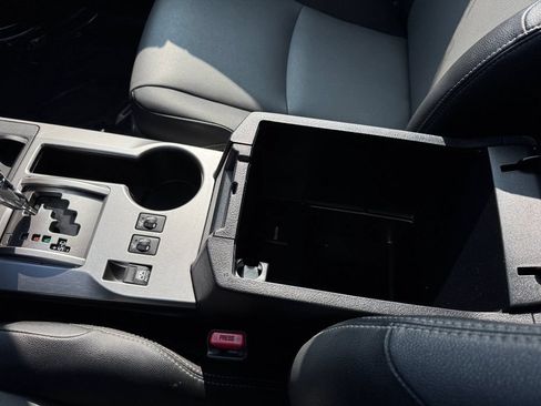 Certified 2020 Toyota 4Runner SR5 Premium AWD/4WD image 28