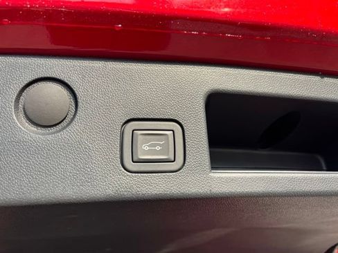 Used 2025 Chevrolet Equinox ACTIV w/ Convenience Package III FWD image 7