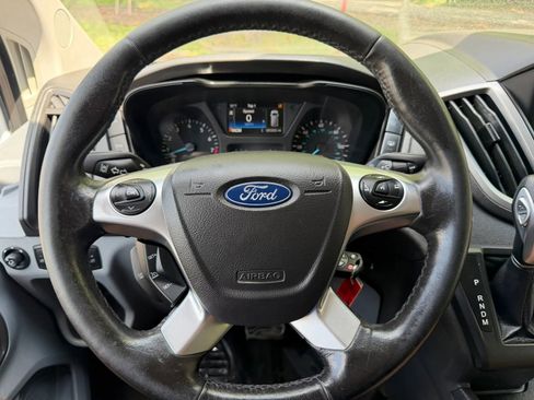 Used 2017 Ford Transit 350 XLT RWD image 21