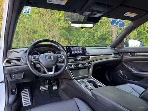 Used 2022 Honda Accord Sport image 9