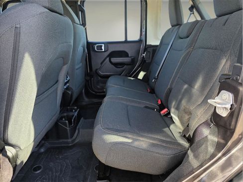 Used 2025 Jeep Wrangler Sport image 28