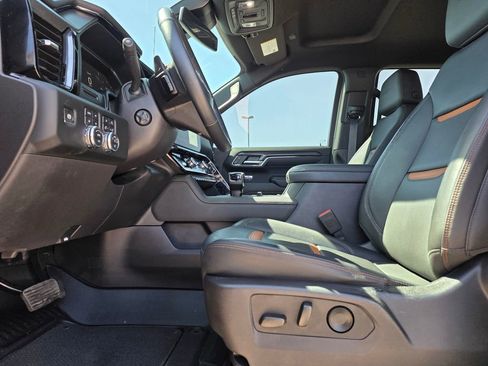 Used 2024 GMC Sierra 1500 AT4 w/ AT4 Premium Package image 11