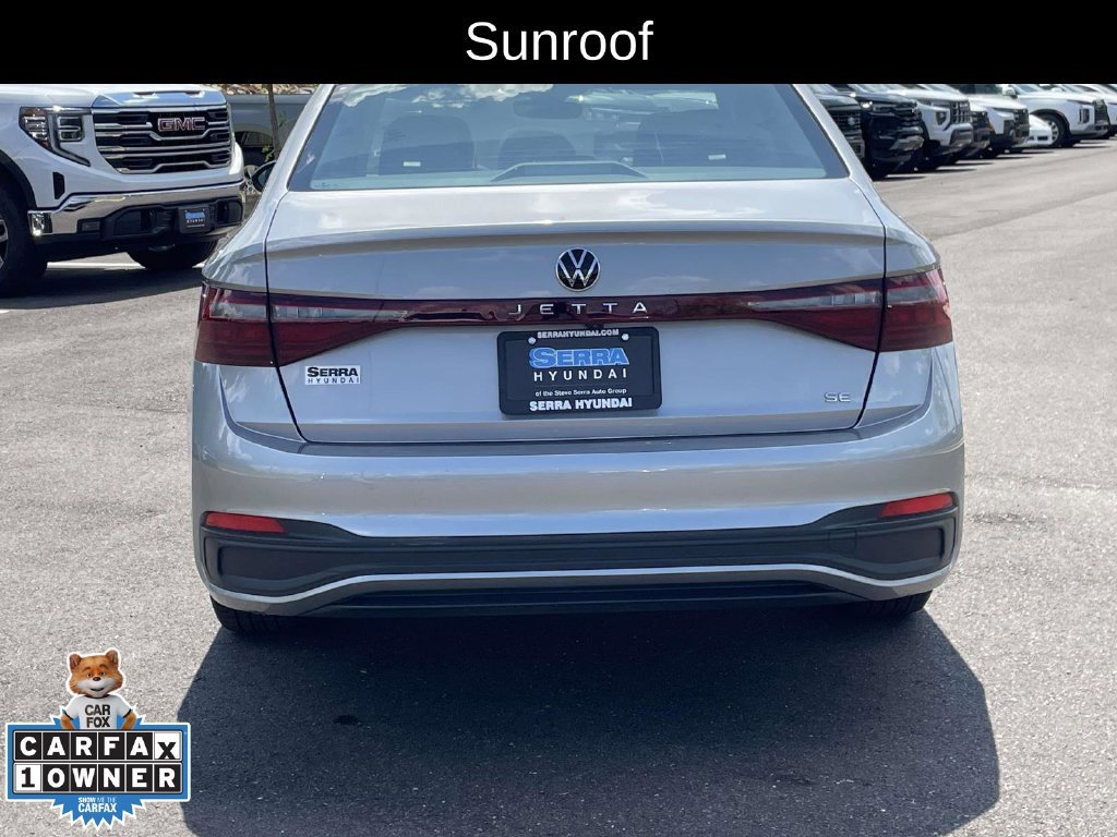 Used 2025 Volkswagen Jetta SE FWD image 4