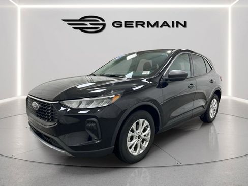 Used 2024 Ford Escape Active w/ Cold Weather Package FWD image 3