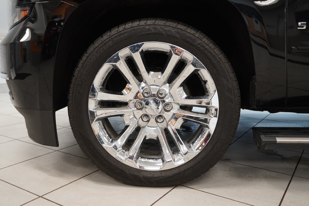 Used 2020 Chevrolet Suburban Premier w/ Premier Plus Edition AWD/4WD image 19
