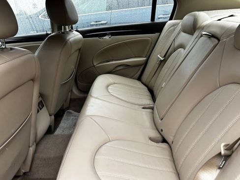 Used 2008 Buick Lucerne CXS FWD image 9
