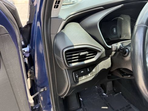 Used 2019 Hyundai Santa Fe Limited AWD/4WD image 11