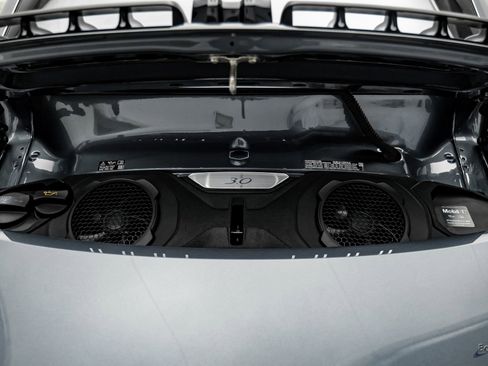 Used 2025 Porsche 911 Carrera image 3