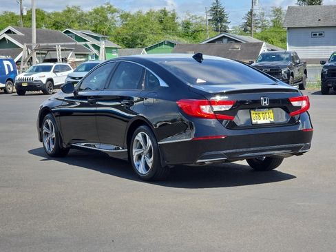 Used 2018 Honda Accord EX image 4