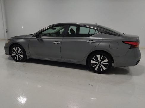 Used 2022 Nissan Altima 2.5 SV image 3