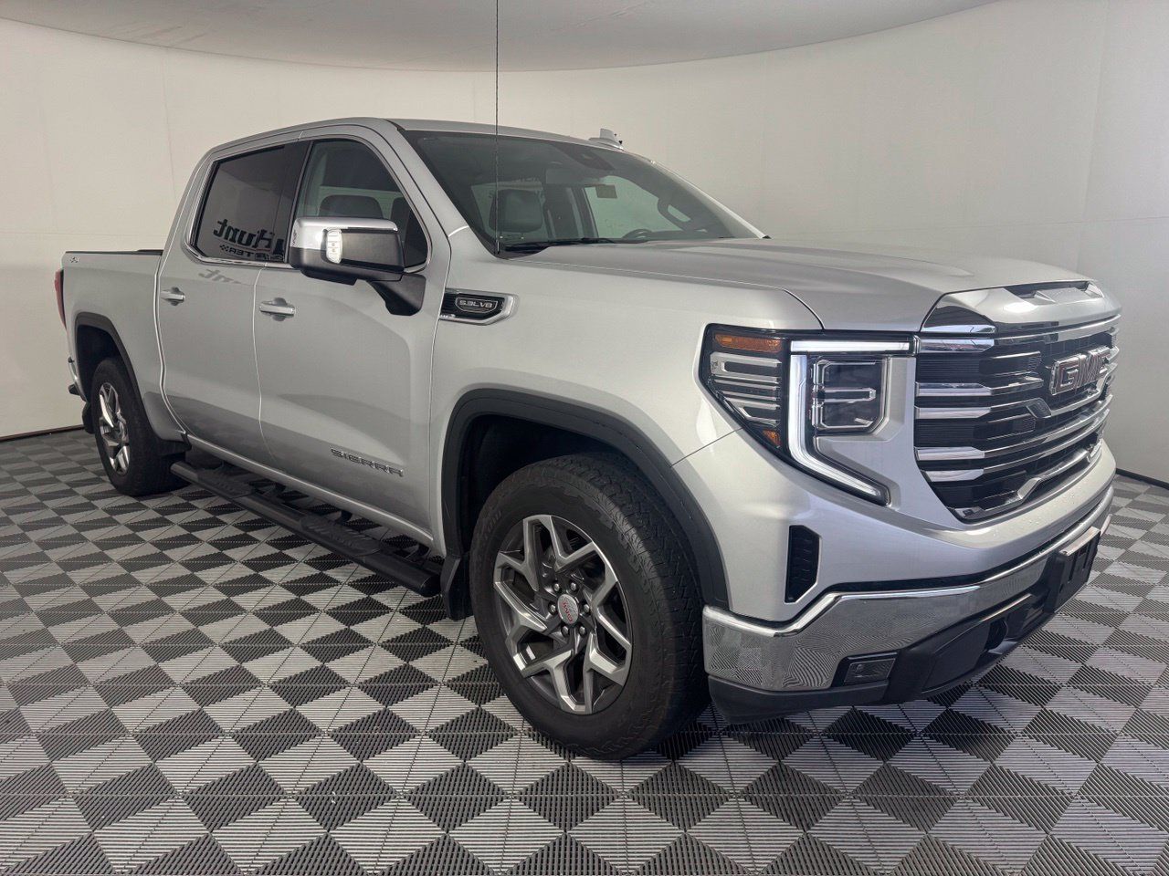 Used 2022 GMC Sierra 1500 SLT w/ LPO, GMC Protection Package AWD/4WD image 5