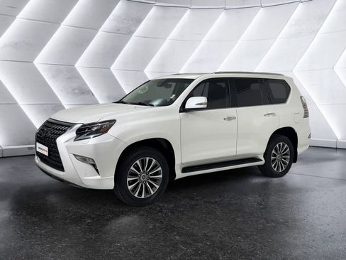 Used 2023 Lexus GX 460 Luxury image 3