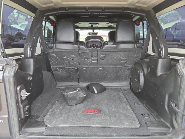 Used 2019 Jeep Wrangler Unlimited Sahara AWD/4WD image 35