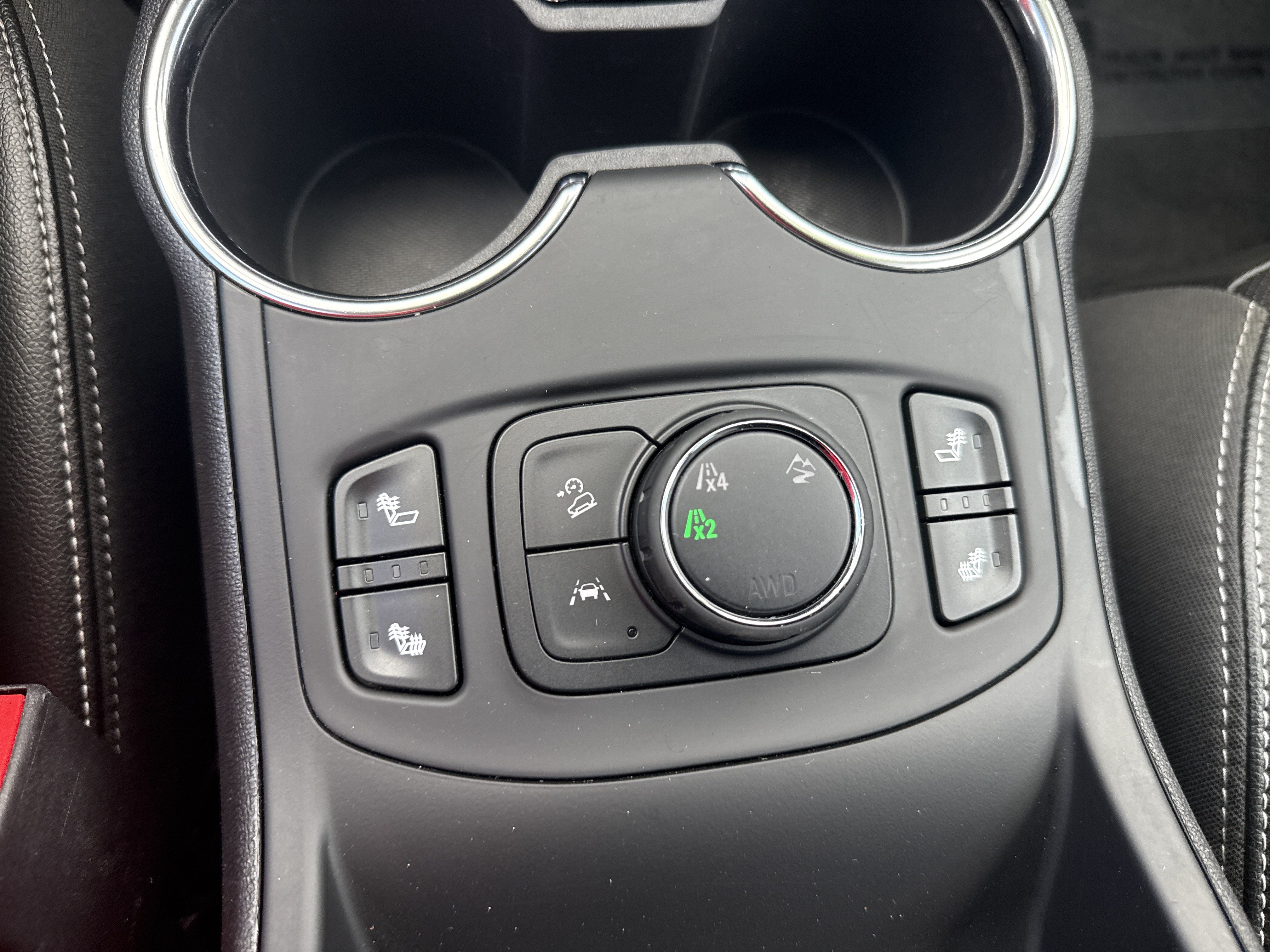Used 2024 GMC Terrain SLT AWD/4WD image 29