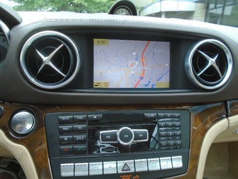 Used 2013 Mercedes-Benz SL 550 image 14