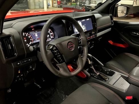 Used 2025 Nissan Frontier PRO-4X w/ Pro Convenience Package AWD/4WD image 13