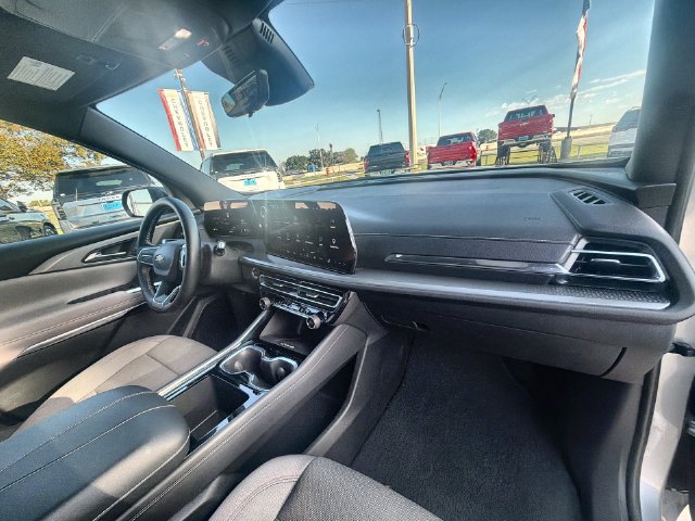 Used 2026 Chevrolet Traverse LT w/ Driver Confidence Package FWD image 28