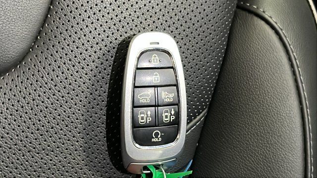 Used 2022 Hyundai Santa Fe Limited AWD/4WD image 21