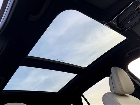 Used 2026 Mercedes-Benz GLC 300 4MATIC image 11