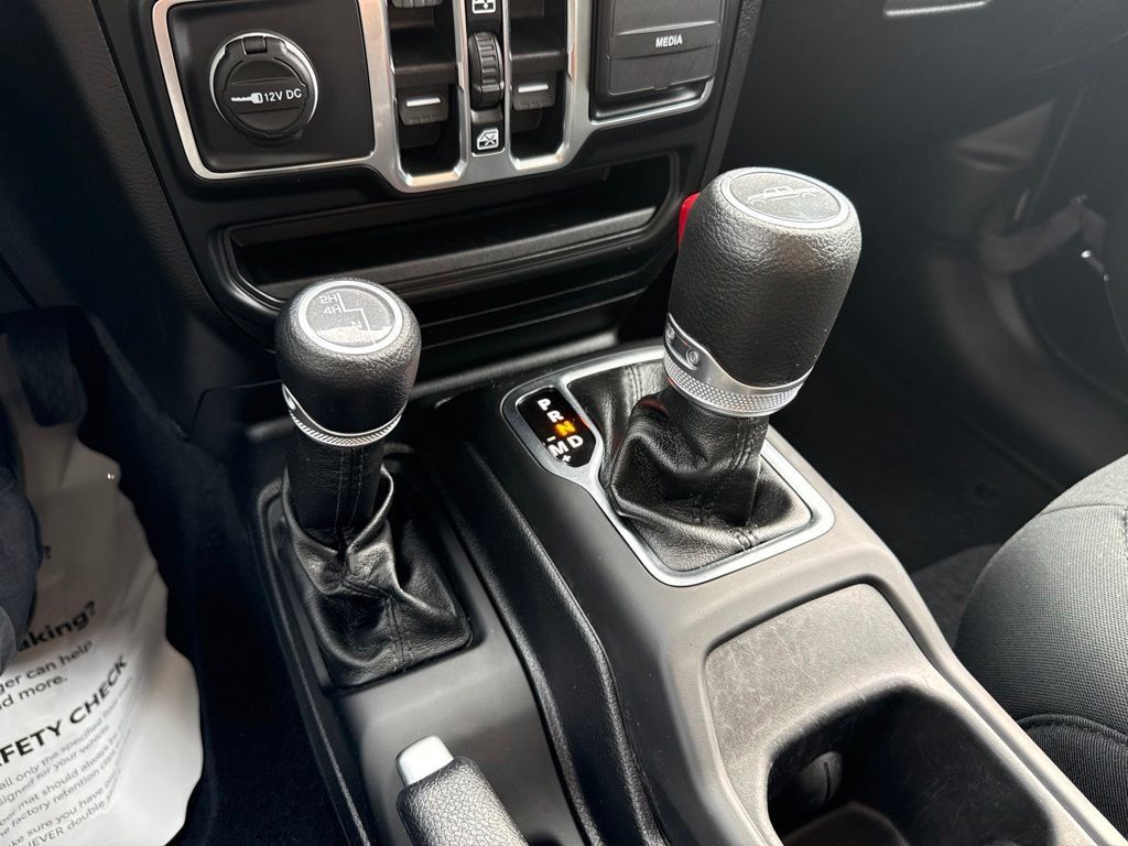 Used 2021 Jeep Gladiator Sport AWD/4WD image 15