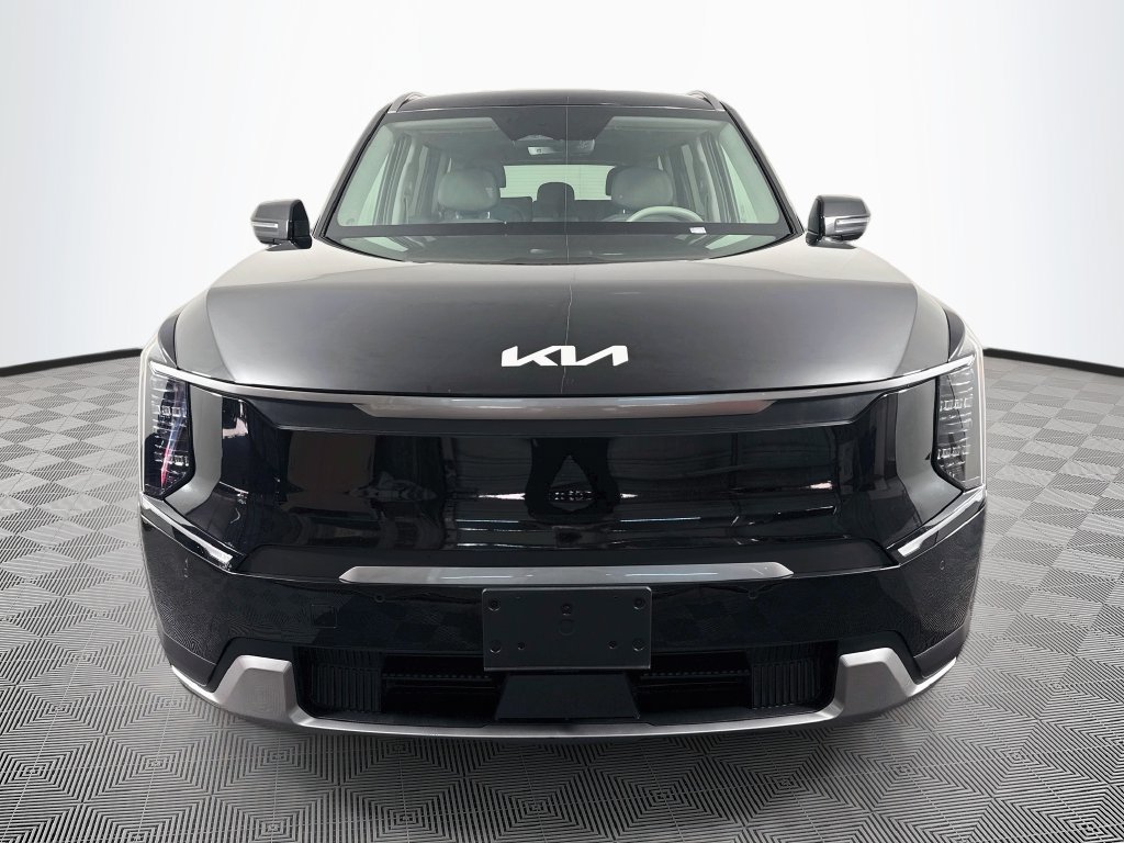 Used 2024 Kia EV9 Wind AWD/4WD image 2