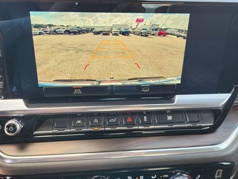 Used 2025 GMC Sierra 1500 SLT AWD/4WD image 17